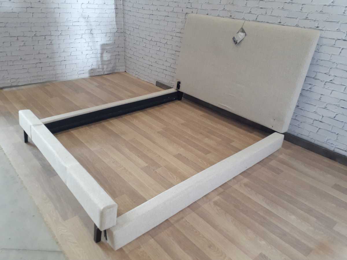 Cielden Upholstered Bed - Queen - Gallery Image 6